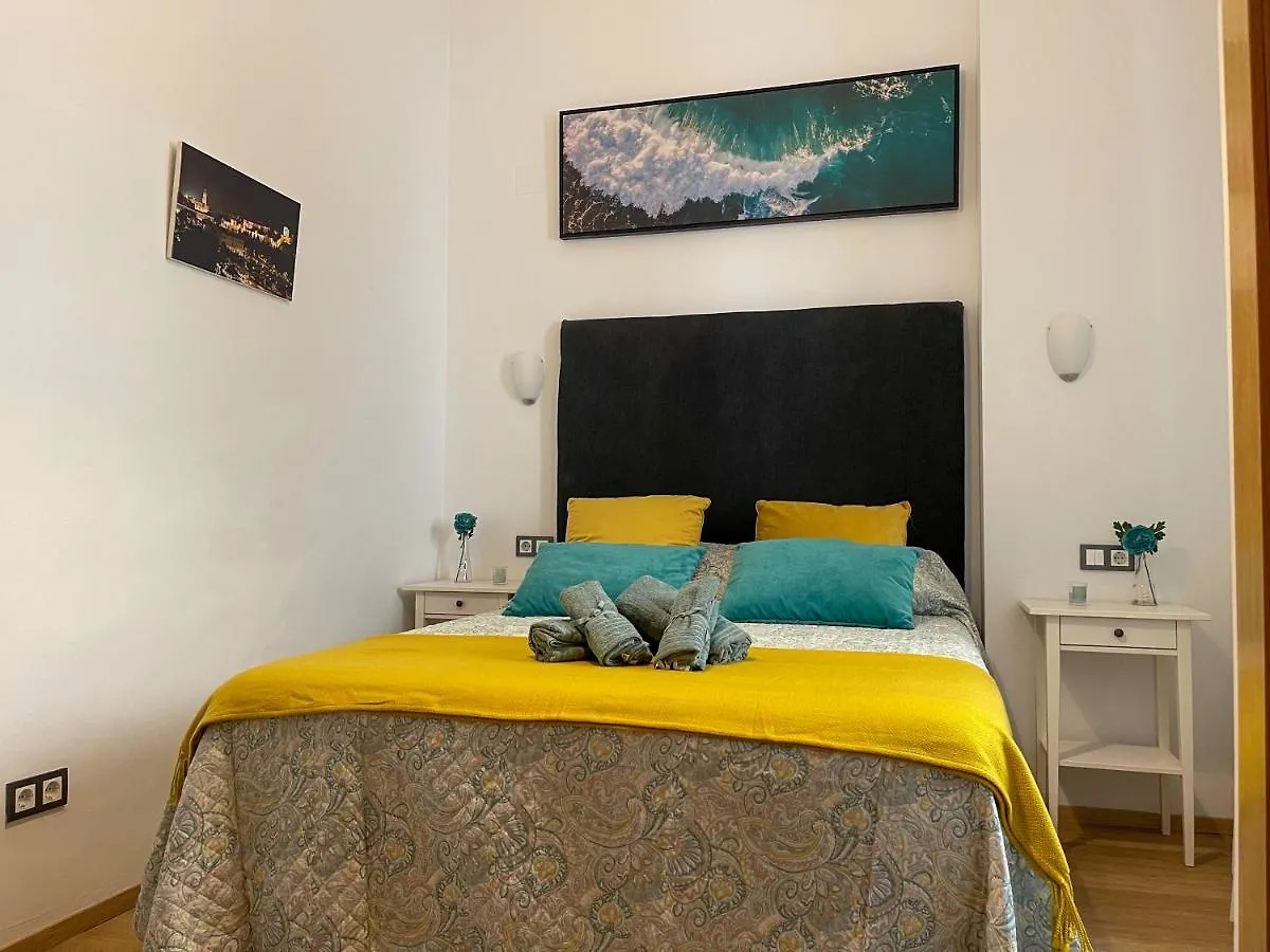 Quiet Apartment In The Heart Of Malaga Pool & Free Parking contacts